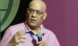 الإبرة والقاع